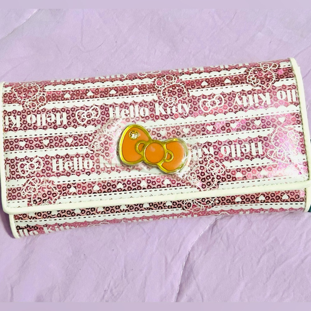 Hello Kitty Wallet - Picture 5 of 7